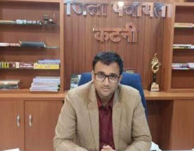 सीईओ  ने धरवारा सचिव सरपंच उपसरपंच को जारी किए सोकाज नोटिस
