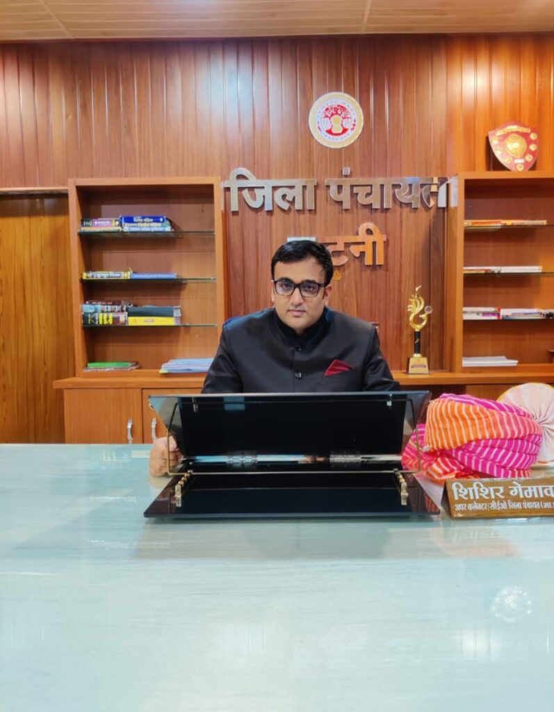 प्रधानमंत्री आवास योजना के अंतर्गत हितग्राही से राशि लिए जाने के आरोप में सचिव सलैया फाटक नारायण चौधरी निलंबित