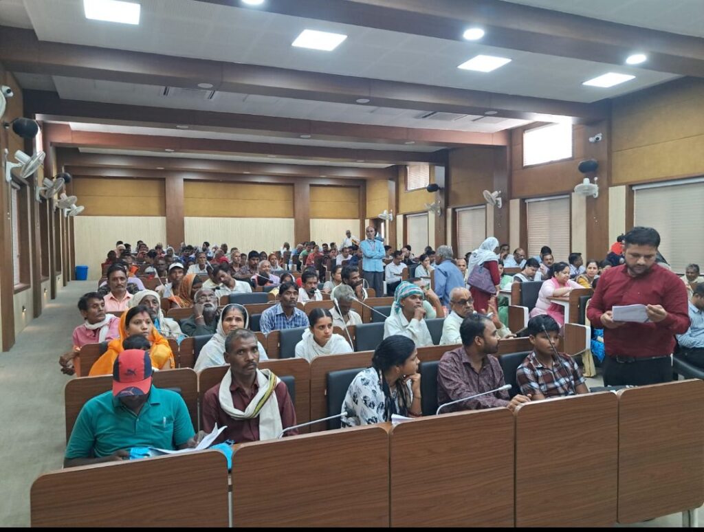 कलेक्ट्रेट मे 157आवेदनों पर हुई सुनवाई