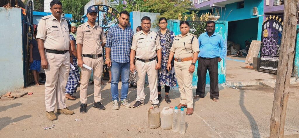सिहोरा आबकारी ने जप्त की 35 लीटर कच्ची शराब 320 किलोग्राम महुआ लहान