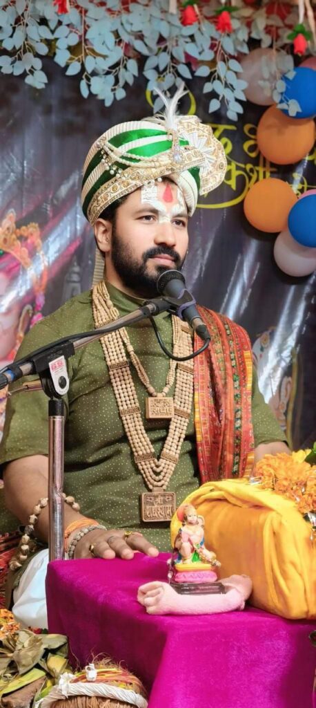 कृष्ण जन्म की कथा सुनकर भावविभोर हुए श्रोता