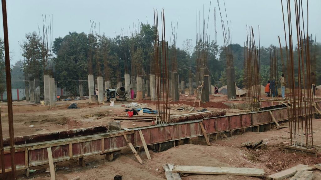 ठेकेदार के हौसले हुए बुलंद कॉलेज बिल्डिंग में गुणवत्ता हीन मटेरियल से हो रहा निर्माण कार्य