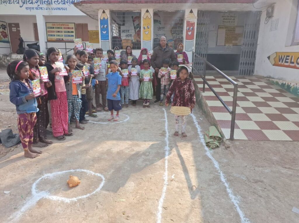 एफ एल एन मेले में नन्हे मुन्हें बच्चों की प्रतिभाओं का प्रदर्शन
