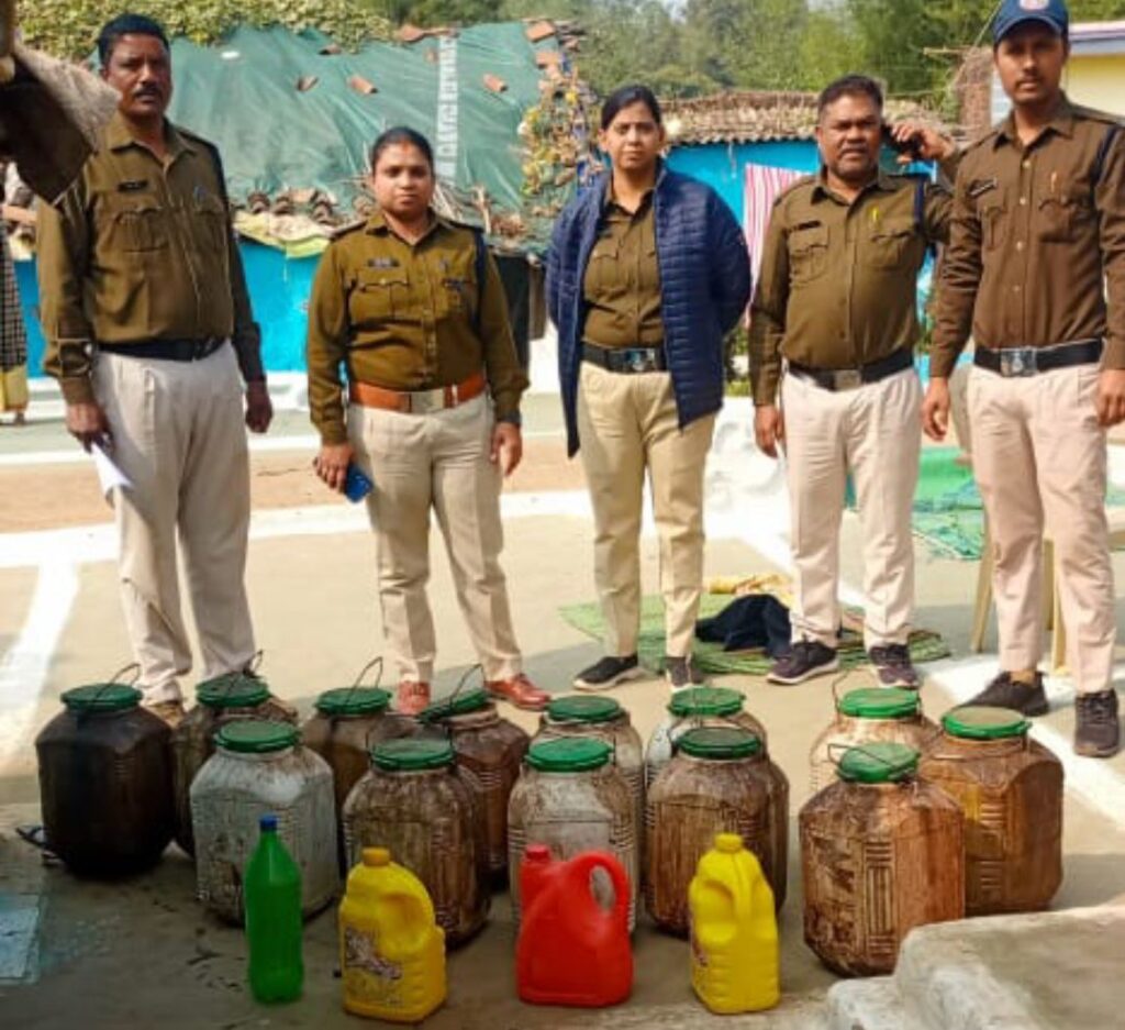 85 पाव देशी मदिरा प्लेन एवं लगभग 750 kg महुआ लाहन बरामद 