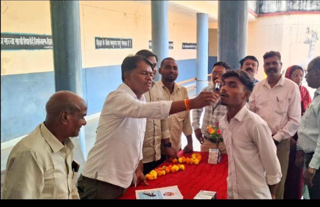 राष्ट्रीय कृमि मुक्ति दिवस पर विशेष स्वास्थ्य शिविर आयोजित