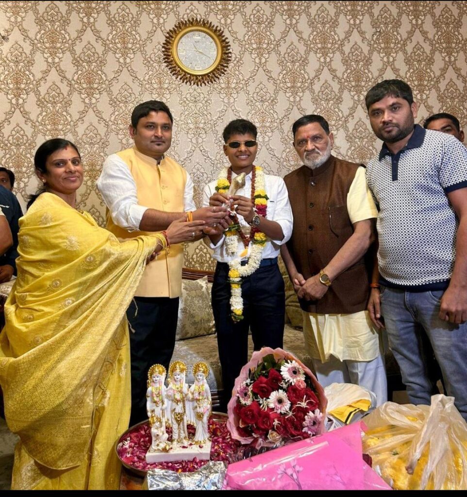 विश्व विजेता खिलाड़ी क्रांति गौड़ का गांधीग्राम आगमन पर भव्य स्वागत